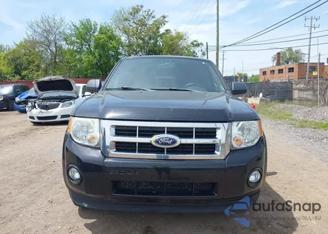 2010 Ford Escape Xlt z USA, uszkodzony, nr VIN 1FMCU0D72AKD44522